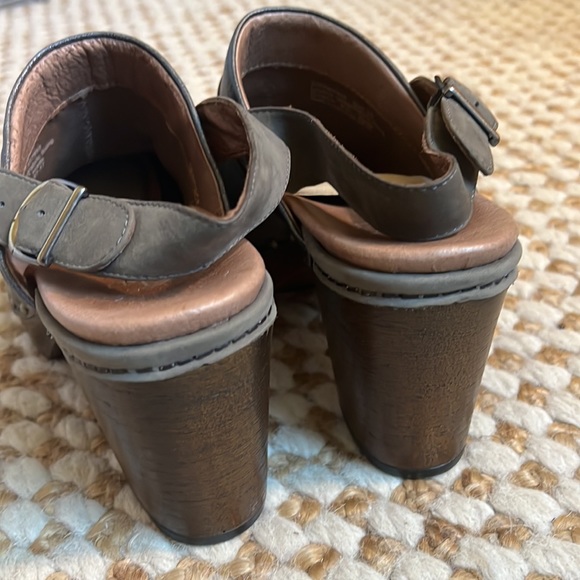 Dansko sling back clogs - sz 40 - Picture 3 of 8